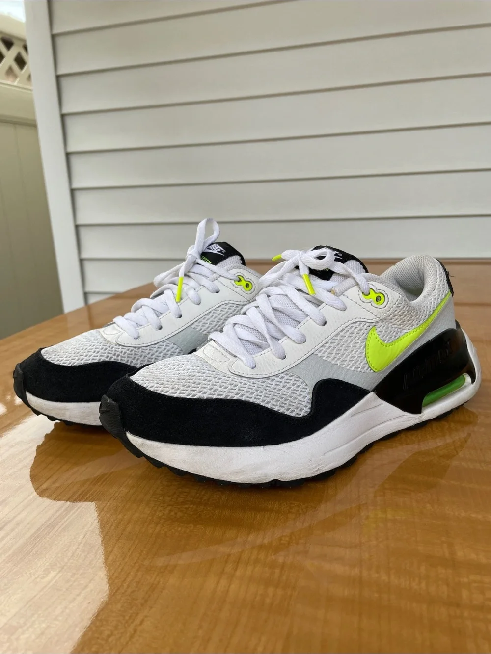 Nike Air Max Sneakers Size 6.5 Kids | 8 Women’s Running